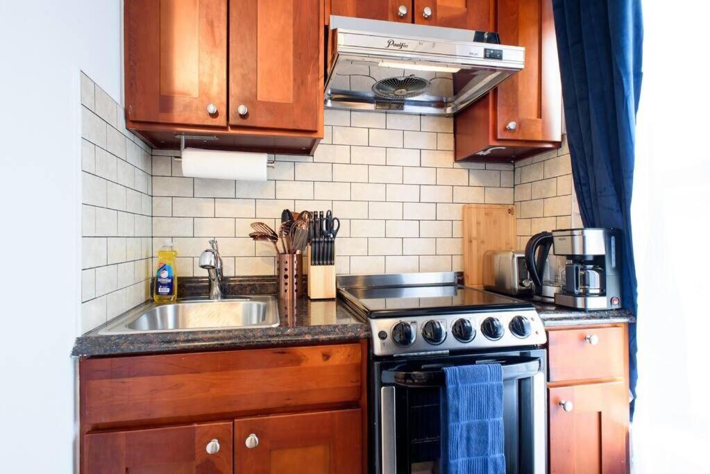 69-5d Winter Getaway Stylish Lower East Side 1br * New York