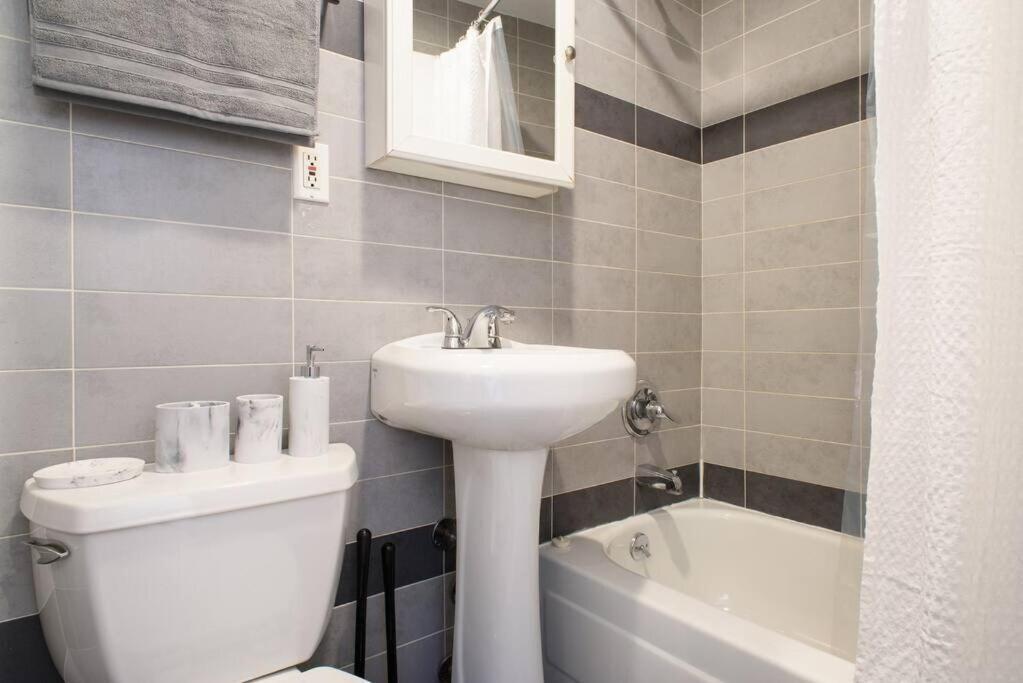 69-5d Winter Getaway Stylish Lower East Side 1br