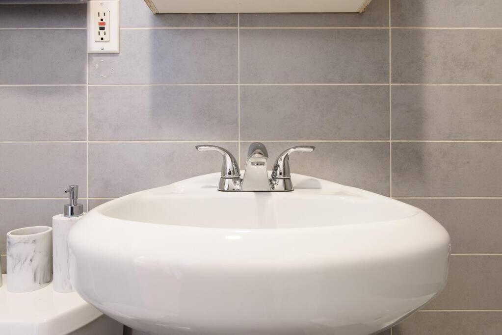 69-5d Winter Getaway Stylish Lower East Side 1br Apartment New York
