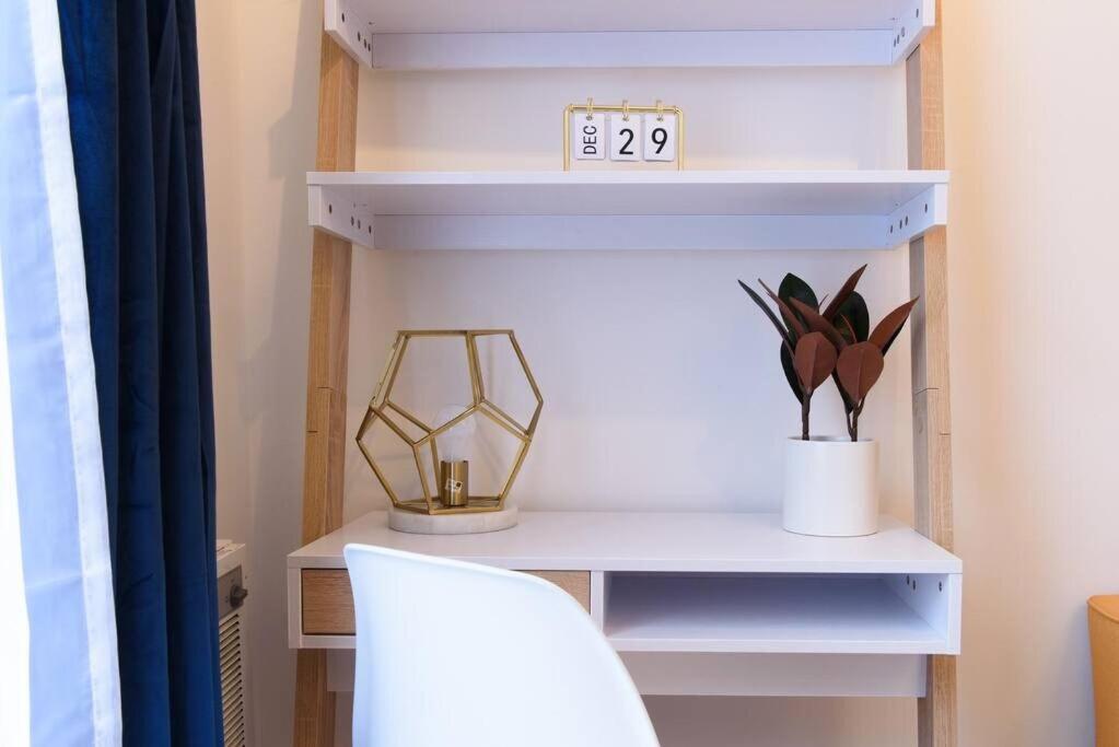 69-5d Winter Getaway Stylish Lower East Side 1br