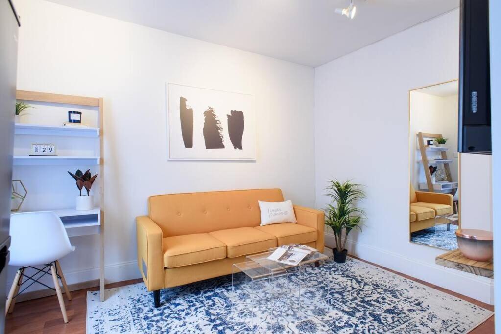 69-5d Winter Getaway Stylish Lower East Side 1br * New York